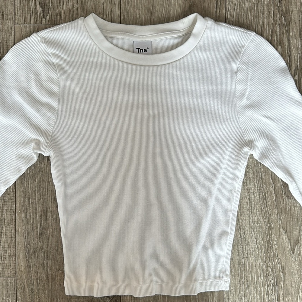 Aritzia TNA Ribbed Cropped Longsleeve - Picture 2 of 6